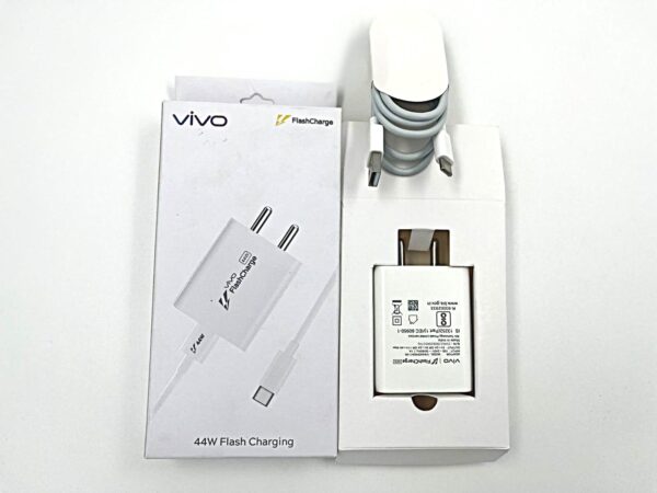 VIVO 44W Flash Charger with Cable - Image 4